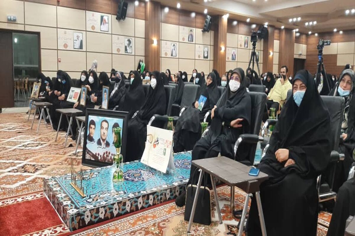 نشست با طعم بادام