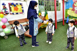 الزام گواهی واکسن کرونا برای والدین کودکان، کارکنان، رانندگان سرویس و خانواده‌های آنان در مهدهای کودک 