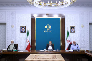  یک و نیم میلیارد دلار تسهیلات برای تامین تجهیزات نیروگاه‌های خورشیدی اختصاص یافت