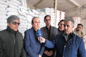 بازدید از بازار و کارخانه آردسازی نیر/ نظارت بر قیمت کالاهای اساسی و عرضه مناسب به مردم