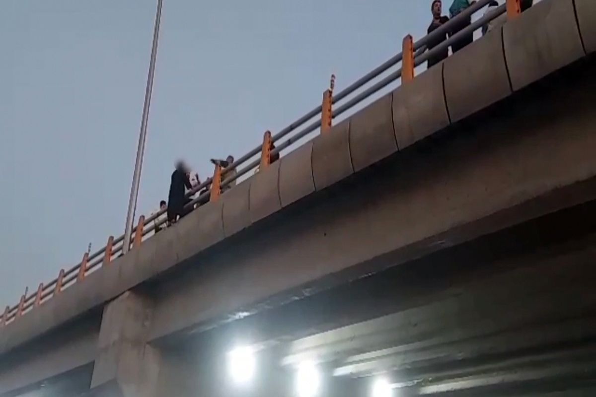 نجات+زن+پل+آزادگان