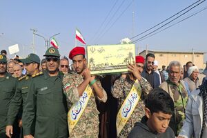 شهید ۲۰ ساله دفاع مقدس در منیوحی آبادان خاکسپاری شد