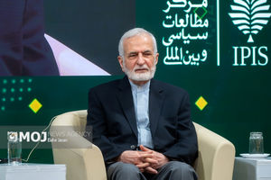 برای حفظ استقلال در برابر زورگویی‌ها ایستاده‌ایم