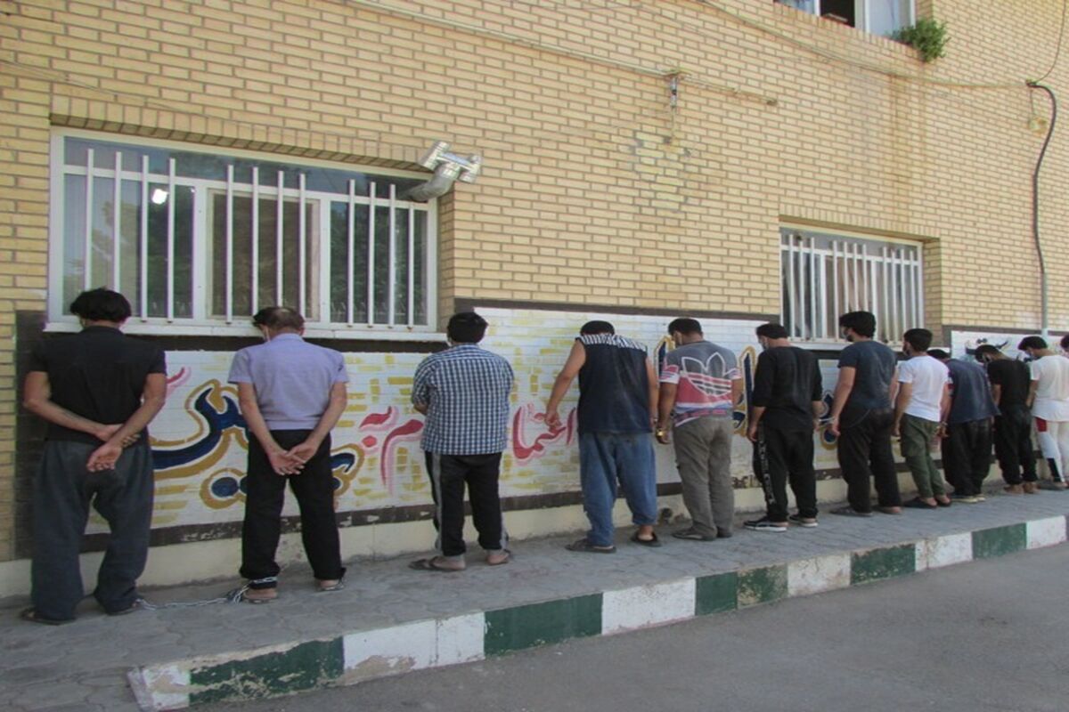 دستگیری اراذل و اوباش