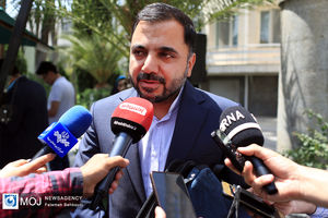 وجود اپراتورهای مختلف و غیرانحصاری فضا را رقابتی می کند و ارتقای کیفیت را موجب می‌شود