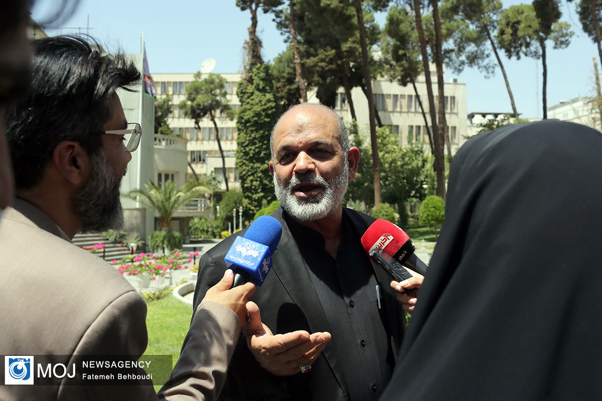 حاشیه جلسه هیئت دولت