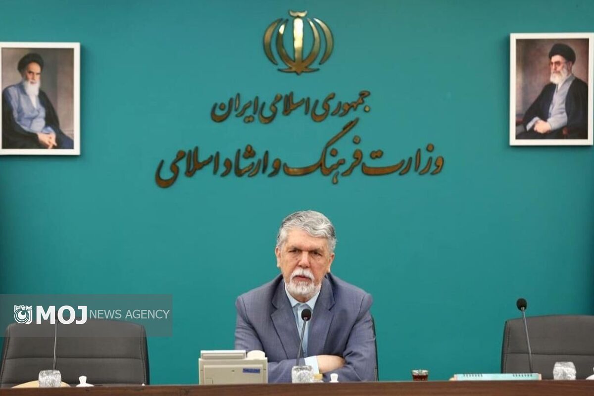 عباس صالحی، وزیر فرهنگ و ارشاد اسلامی