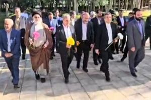 معاون قوه قضائیه و رئیس سازمان ثبت اسناد و املاک کشور وارد ایوان شد