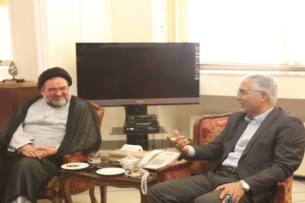 استاندار فارس در دیدار عضو کمیسیون فقهی بانک مرکزی