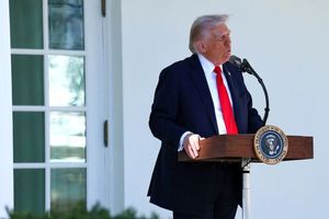 ترامپ وعده حل بحران افغانستان و پاکستان را داد