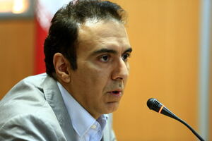 مزدک میرزایی تا 10 روز دیگر جلو دوربین ایران‌اینترنشنال می رود