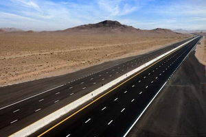 افتتاح ۳۱۳ کیلومتر پروژه راهسازی در سفر رئیس جمهور به فارس