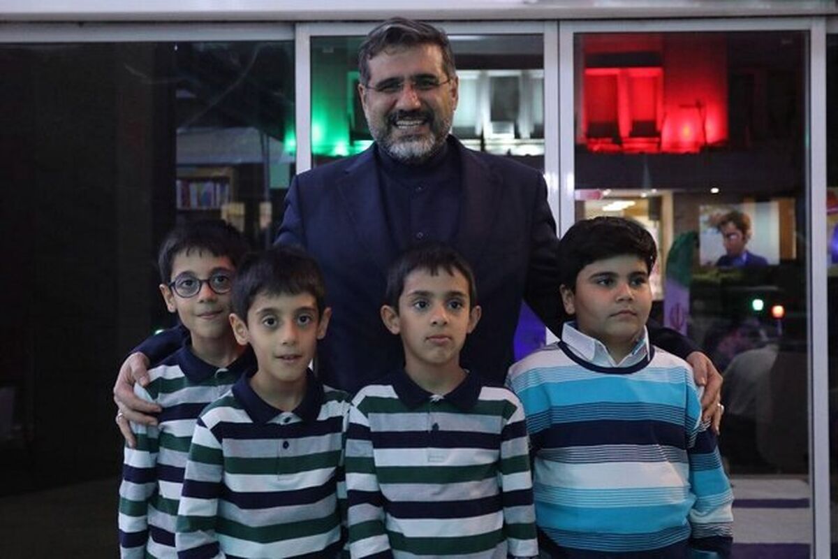 وزیر فرهنگ و ارشاد اسلامی