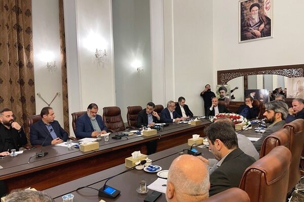 رئیس‌کل بانک مرکزی بر پیگیری مسائل صادرکنندگان و پیمانکاران ایرانی در عراق تاکید کرد