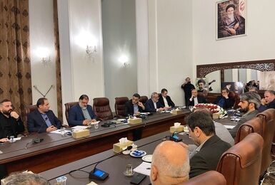 رئیس‌کل بانک مرکزی بر پیگیری مسائل صادرکنندگان و پیمانکاران ایرانی در عراق تاکید کرد