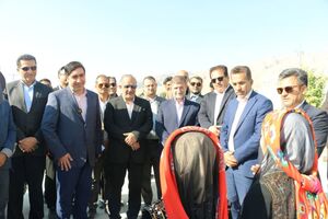 تسریع در اجرای طرح‌های انتقال برق و توسعه نیروگاه‌های خورشیدی شرق فارس