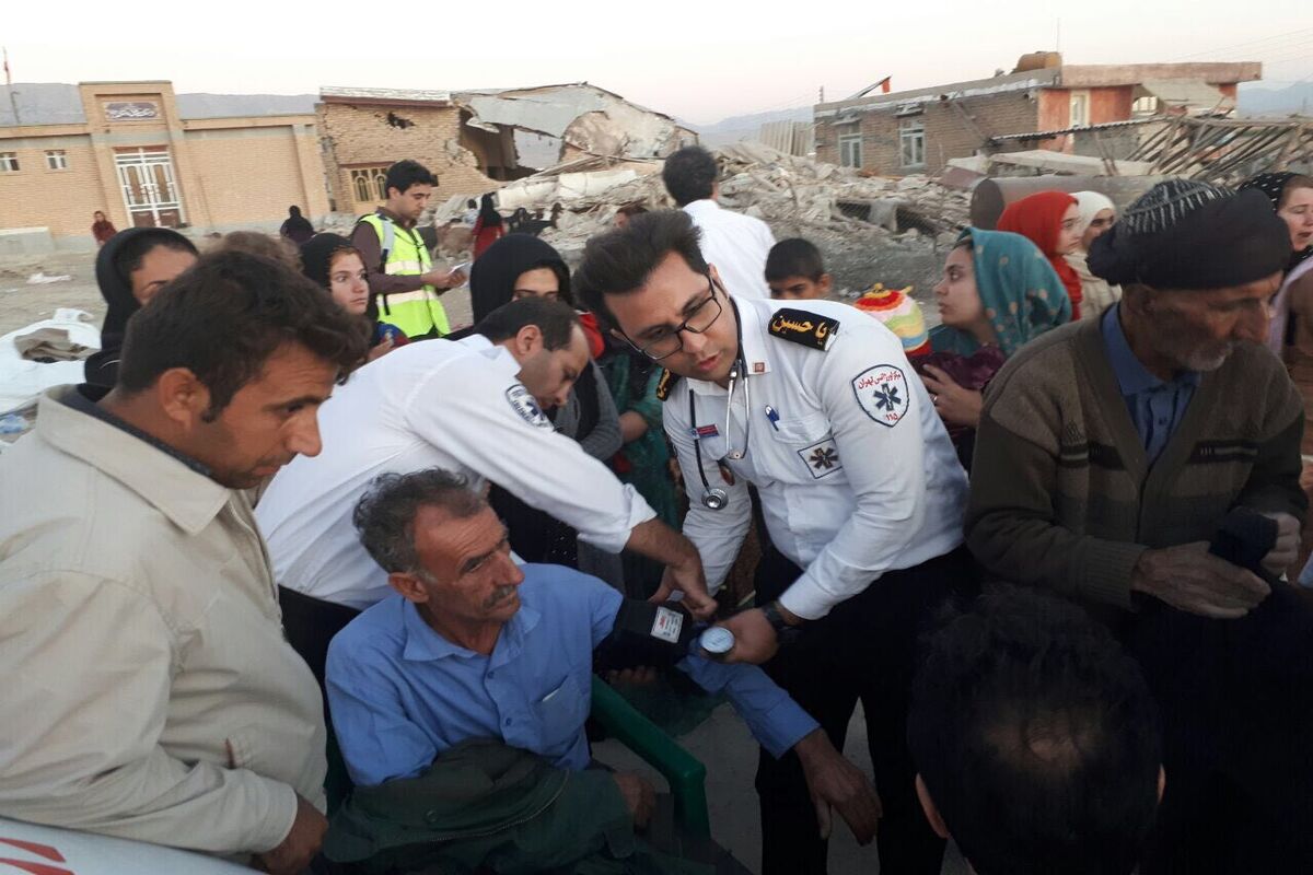 واکسن آنفلوانزا  در مناطق زلزله‌زده کرمانشاه 