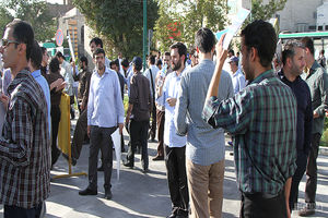 تجمع جمعی از دهیاران مقابل مجلس