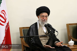 انقلاب ادامه دارد؛ برای تداوم و حفظ انقلاب باید مبارزه کرد