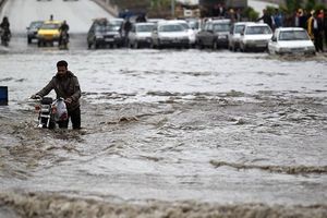 رگبار شدید و سیلاب در هرمزگان/ جلوگیری از تردد در حاشیه رودخانه ها
