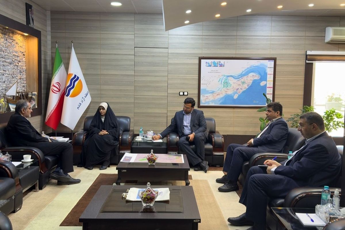 فاطمه جراره در دیدار با مدیرعامل منطقه آزاد قشم 