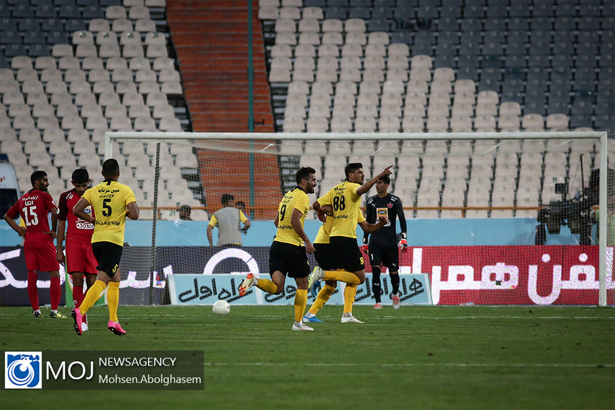 دیدار تیم های فوتبال پرسپولیس و سپاهان اصفهان - ۴ مهر ۱۳۹۸