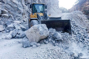 بازگشایی مسیر مسدود شده روستای زاچ و داربست