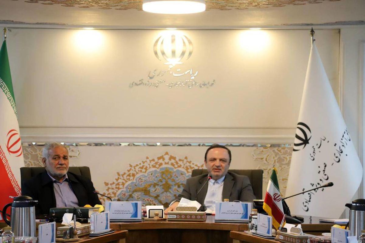 دبیر شورای‌عالی مناطق آزاد تجاری