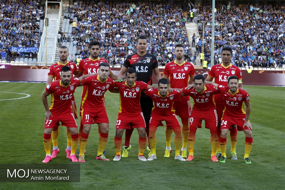 دیدار تیم های فوتبال استقلال تهران و فولاد خوزستان