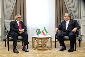 دیدار عراقچی با وزرای خارجه پاکستان و ازبکستان در حاشیه نشست شانگهای