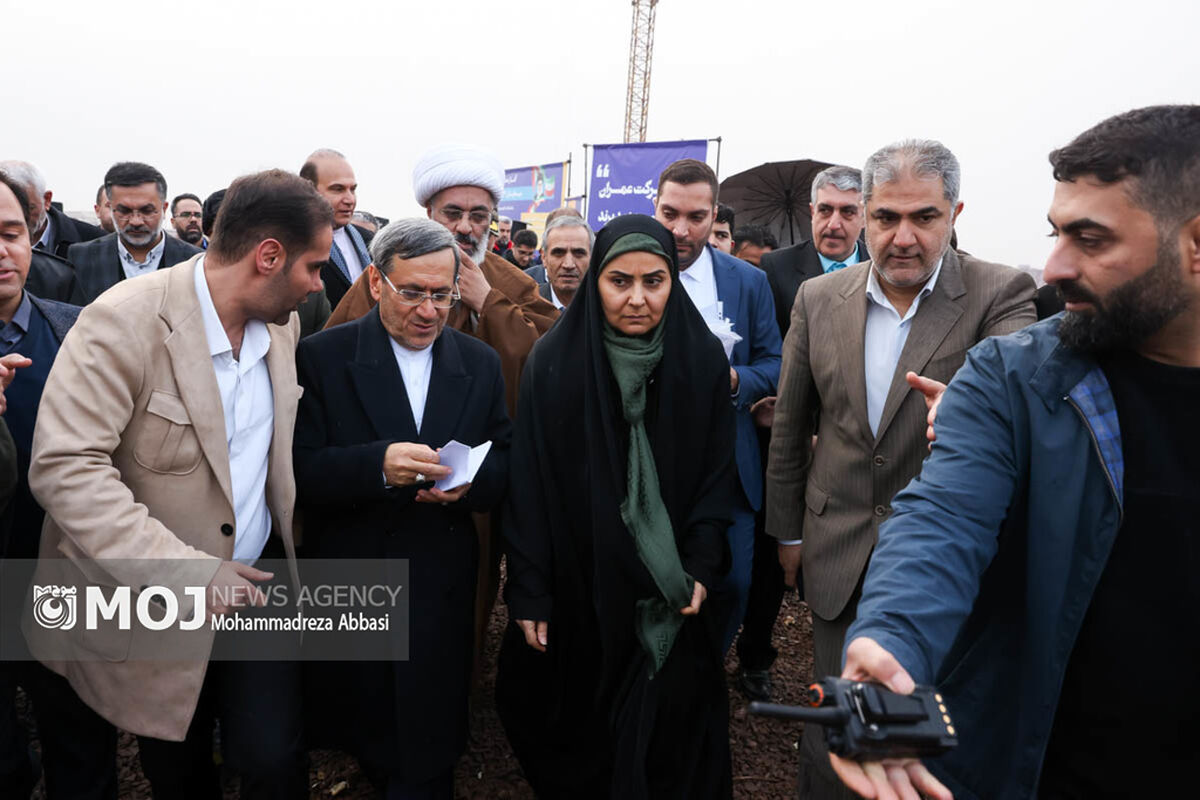 بازدید وزیر راه از پروژه‌های مسکونی و بهداشتی در شهر جدید پرند و شهرستان بهارستان