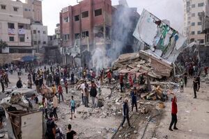 کشتار غیرنظامیان در حمله صهیونیست‌ها به اردوگاه «النصیرات» می‌تواند جنایت جنگی باشد