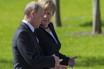 گفتگوی تلفنی رئیس جمهوری روسیه  با صدراعظم آلمان