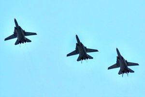 رژه‌ی اقتدار نیروهای مسلح در آب های خلیج همیشگی فارس