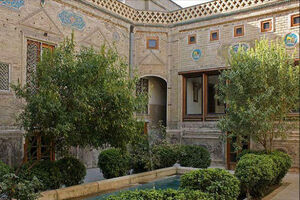 رونق صنعت گردشگری با رعایت موازین فرهنگی انجام شود