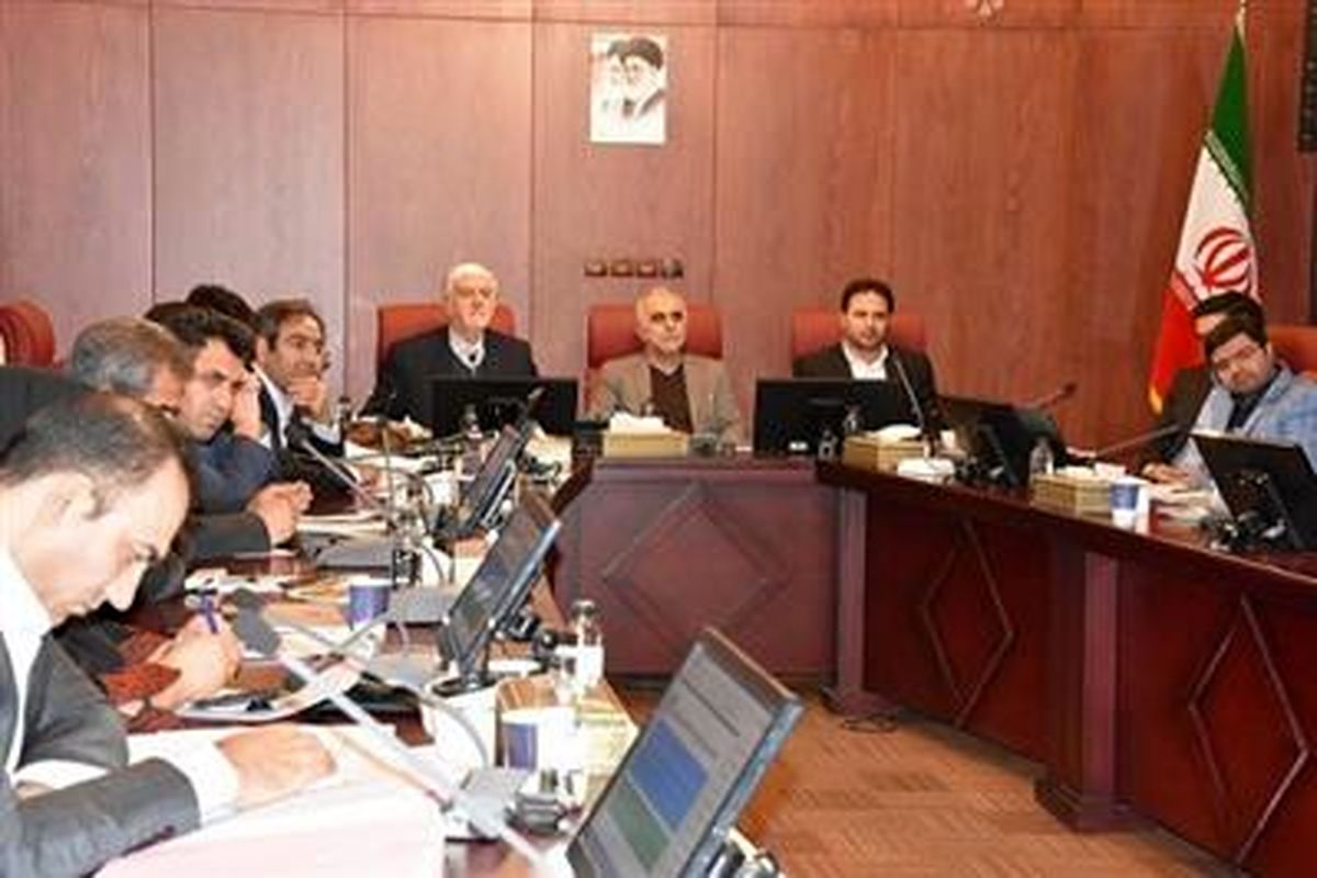 وزیر امور اقتصادی و دارایی