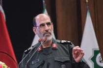 مسئولین زمینه خدمت و محرومیت زدایی را برای بسیجیان فراهم کنند