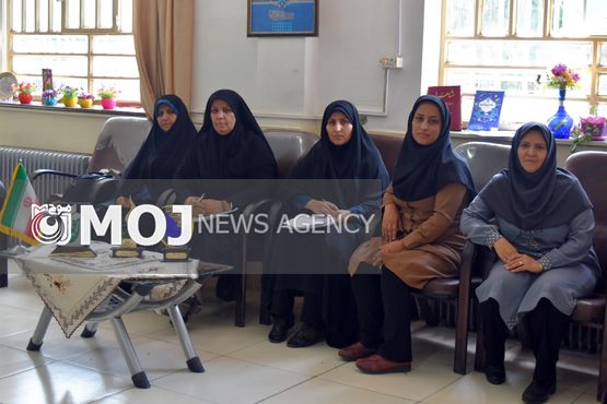 دبیرستان دخترانه فرهنگیان خرم آباد پیشرو در آموزش و پرورش