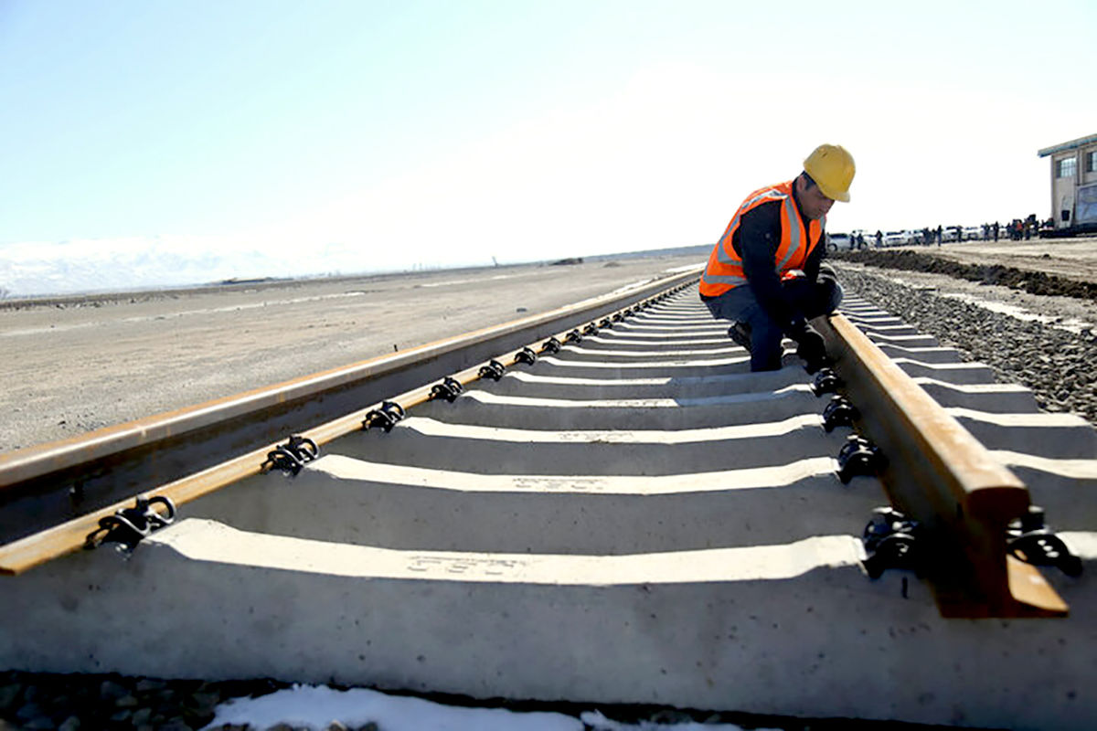 عملیات اجرای خط ریلی شرق کشور 