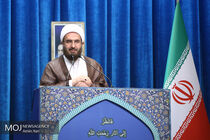 شیطان با ترویج بی‌عفتی و هرزگی درصدد آسیب به خانواده است