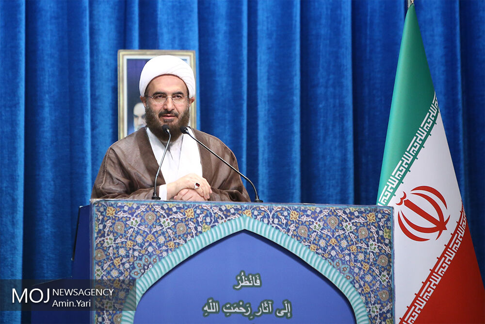 امروز هویت زنان توسط جاهلیت مدرن غربی زنده به گور می‌شود