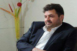 افرادی که وارد عرصه نقد می‌شوند باید شناسنامه‌دار باشند