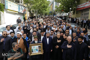 تشییع پیکر مادر شهیدان طهرانی مقدم