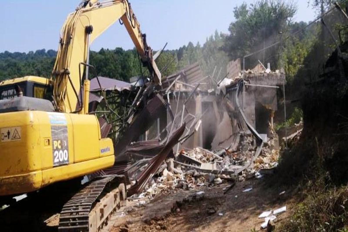 قلع و قمع در ساری 1401