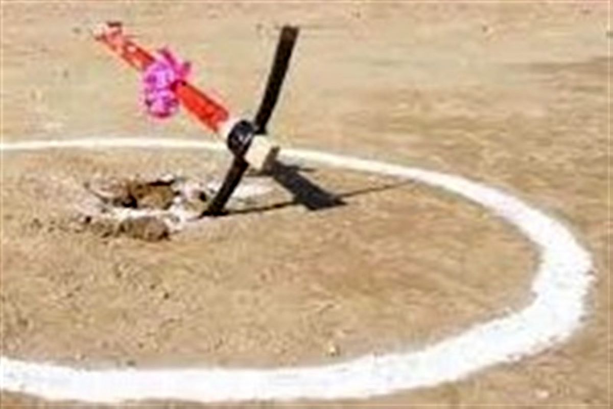 اصفهان- کلنگ زنی در خورو بیابانک