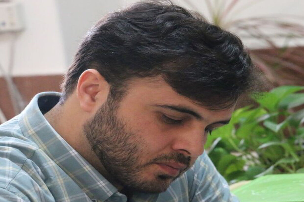مهرداد عجم