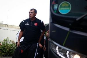 فابیو کاریله سرمربی مدنظر استقلال توانست به برتری دست پیدا کند