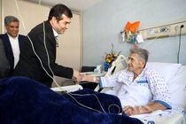 احمد دنیامالی به عیادت اکبر کارگرجم رفت
