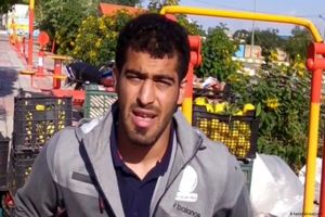 دعوت به کار قهرمان کشتی جهان