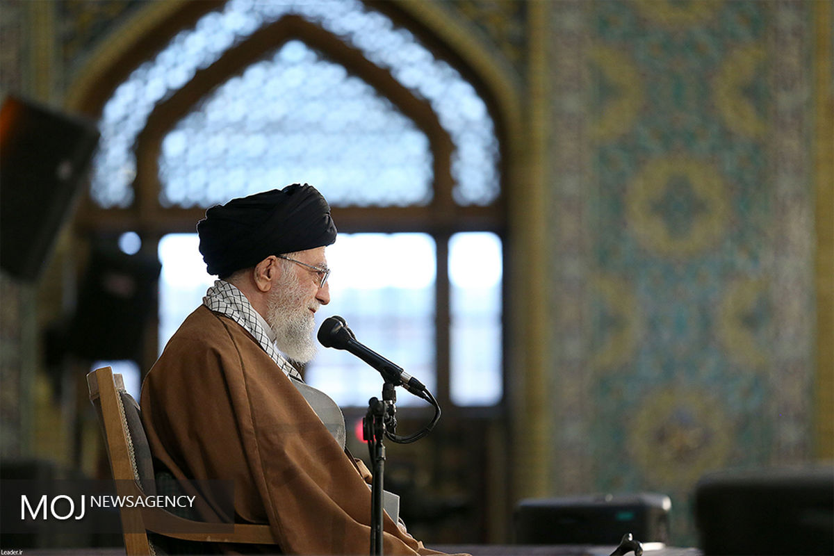 حضور مقام معظم رهبری در اجتماع عظیم زائران حرم مطهر رضوی (ع)